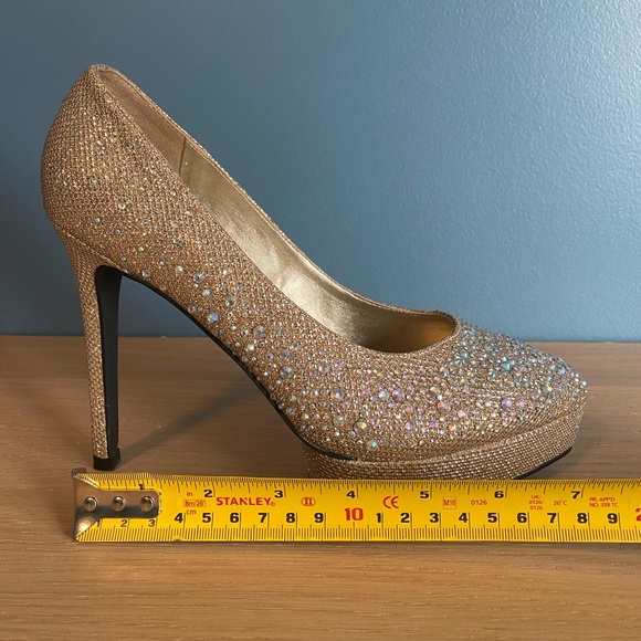 Sparkling High Heels (parties/events/anniversaries) - Picture 6 of 8